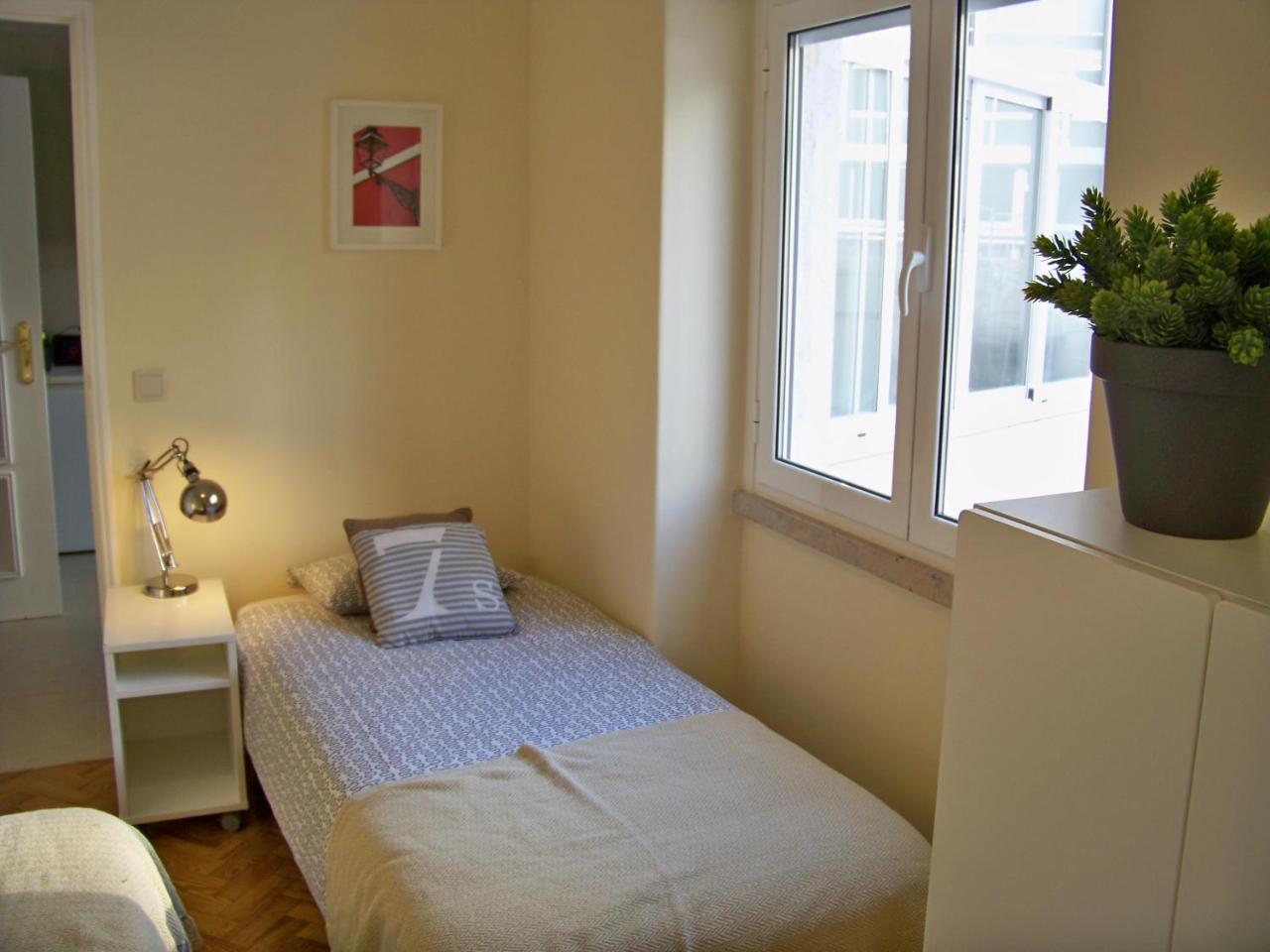 Almirante 1 Four Bedrooms Apartment