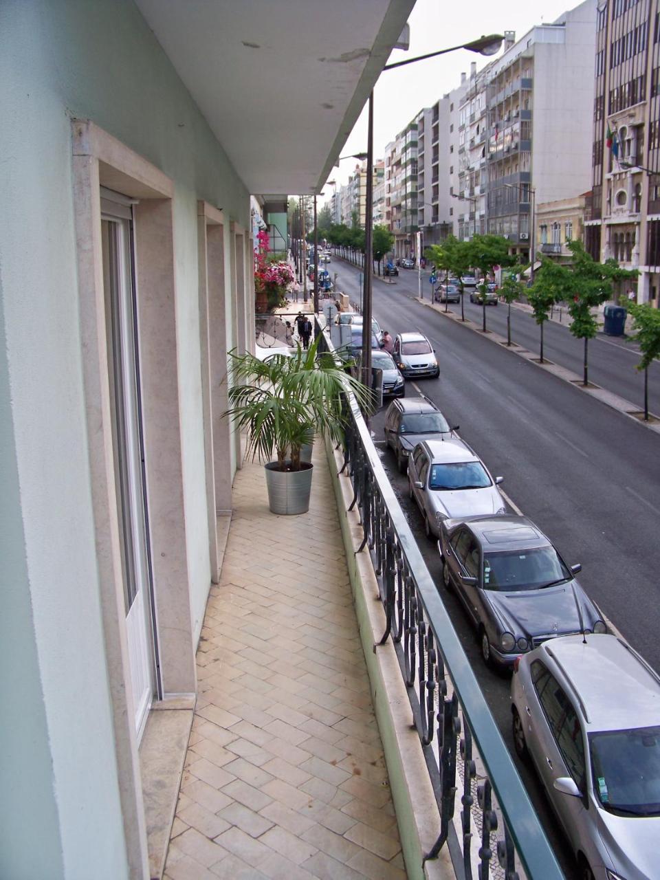 Apartment Almirante 1 Four Bedrooms Lisbon